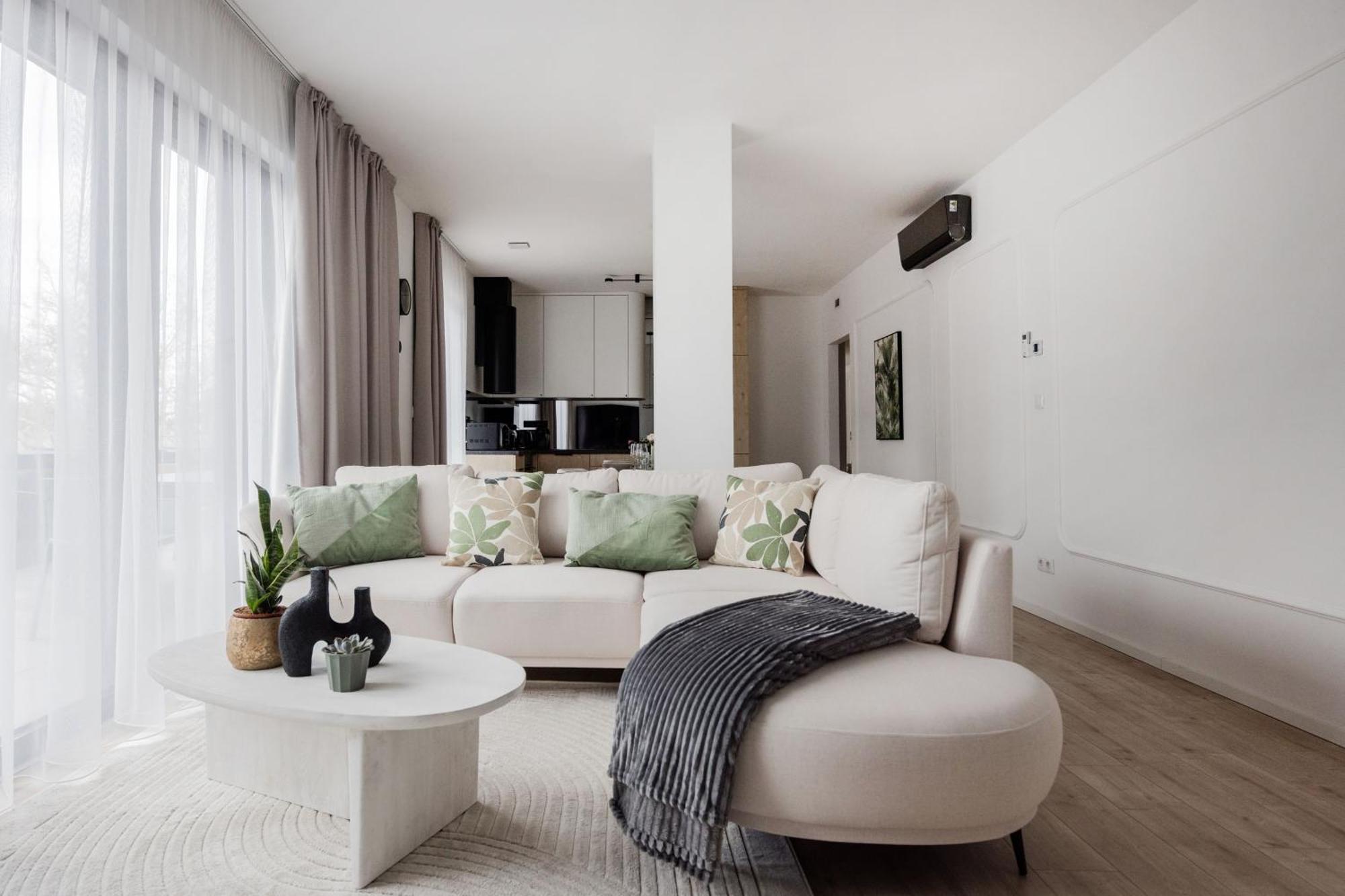 Penthouse With View And Parking For Two * Budapest