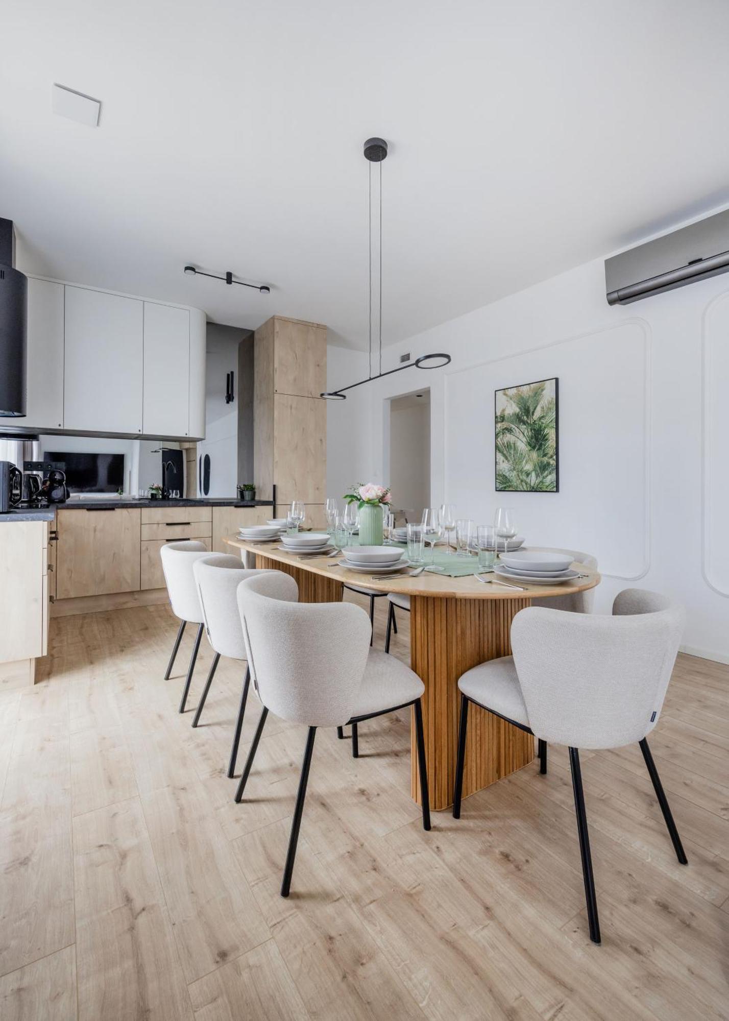 Penthouse With View And Parking For Two Appartamento